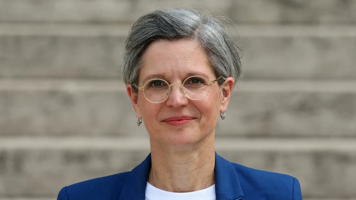 la_france_sur_x's tweet photo. Sandrine Rousseau va finalement quitter X avec une dizaine de députés NFP. https://t.co/IsSgwSzuLP