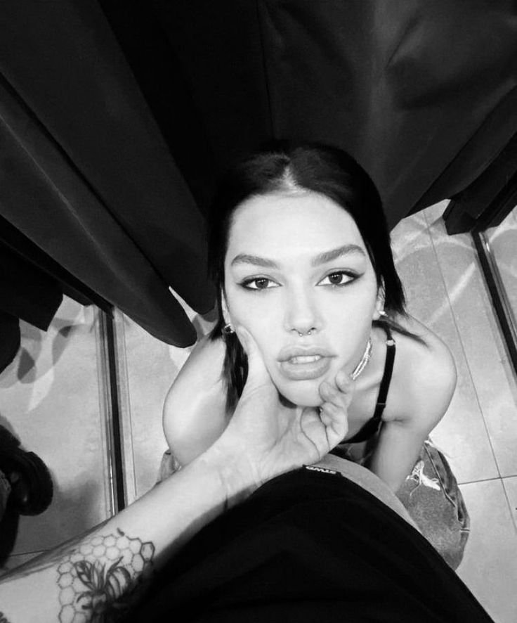 BrutalMindset's tweet photo. HOW TO GET HER ADDICTED TO YOU

~BRUTAL THREAD~ 🧵

1: Talk less, listen more https://t.co/Y30m6Br9dT