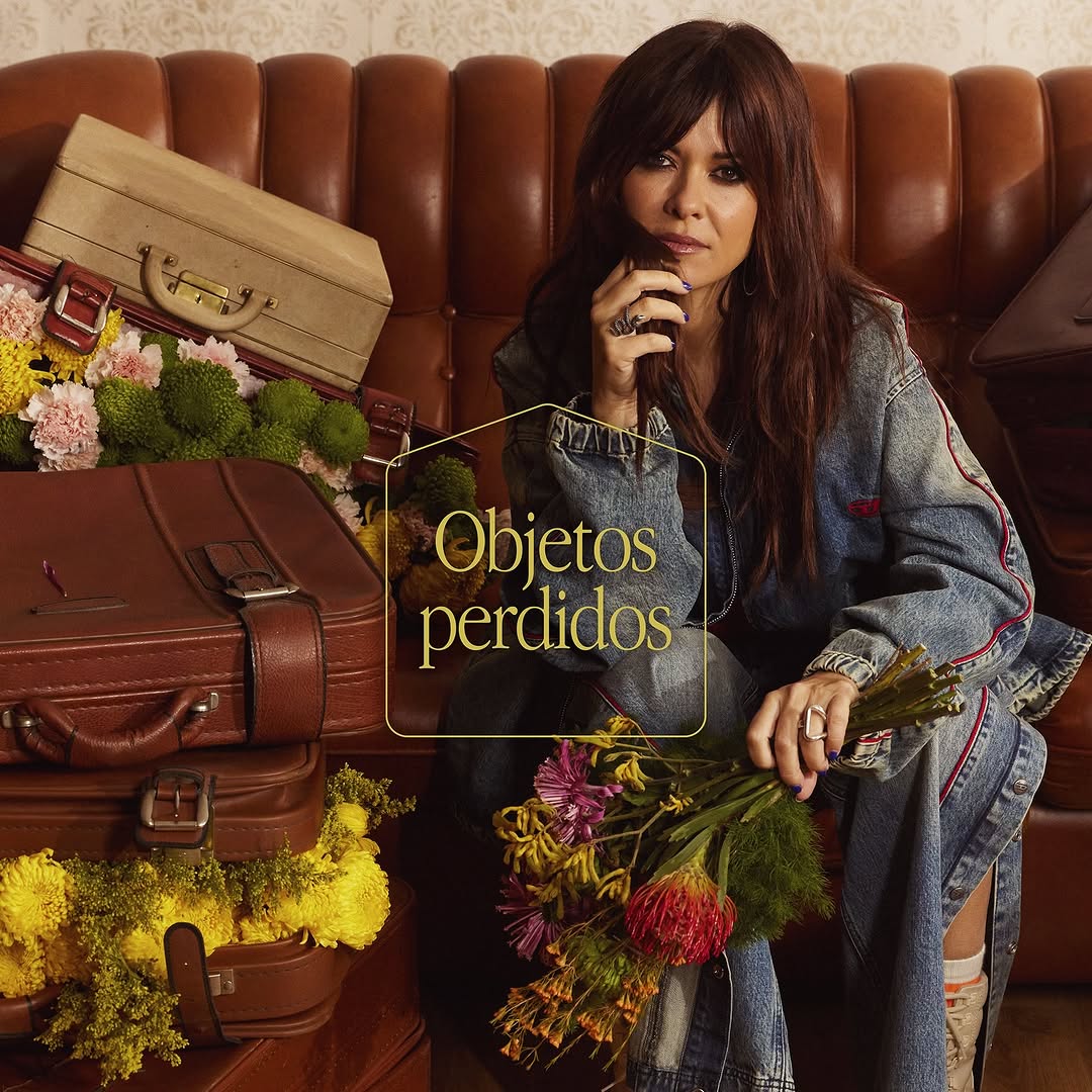 UniversalMusicE's tweet photo. Empezar el día amando a @vanesamartin_ 💛

Repost @vanesamartin_
#VanesaMartin 
“Y de vuelta a Madrid me paraba en objetos perdidos, ahí estábamos vivos, ¿de qué sirve ya?” … 🤫

#NewSingle #ObjetosPerdidos #🔜 https://t.co/RULNQfxNTF