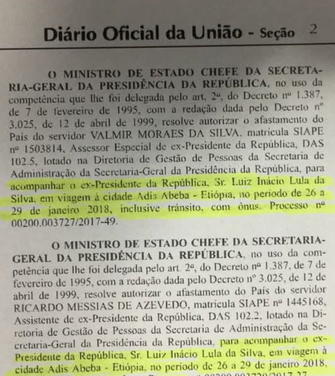 Pavinatto's tweet photo. Em 2018, 2 dias após ser CONDENADO no TRF-4, que AUMENTOU a condenação de 9 anos e 6 meses para 12 anos e 1 mês DE PRISÃO no caso do tríplex do Guarujá, @LulaOficial recebeu autorização para viajar à Adis Abeba, capital da Etiópia, para evento da FAO. Diante de pedidos de retenção do passaporte, seu advogado e hoje ministro do STF, Cristiano Zanin Martins, afirmou: "Não há qualquer impedimento legal para que o ex-Presidente Lula faça uma viagem ao exterior".
Segundo o hoje Ministro, a Constituição garante a Lula o direito de ir e vir enquanto os recursos contra sua condenação não forem esgotados.

Lula não viajou porque OUTRO juiz federal, RESPONSÁVEL POR OUTRO CASO, o Dr. Ricardo Leite, da 10ª Vara do Distrito Federal, apreendeu o passaporte nos 45 do segundo tempo.

Em suma, a depender do que já afirmou o Ministro Cristiano Zanin, se Moraes acatar o parecer imundo da PGR e não autorizar Bolsonaro ir à posse de @realDonaldTrump , teremos mais um ato de perseguição politica consumado. E já são incontáveis.