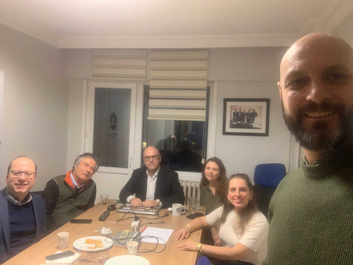 Türkiye Bilişim Derneği İstanbul Şubesi 16. Dönem ilk Yönetim Kurulu Toplantısını gerçekleştirdik.
Yeni dönemde, birbirinden güzel proje ve etkinlik çalışmalarımıza başladık. Çok yakında beraberiz.

TBD İstanbul Şubesi
Yönetim Kurulu