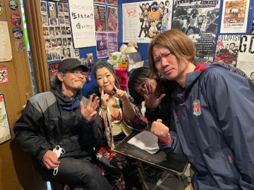 yawningme's tweet image. 昨日のFREEWING、楽しかったですねー🐍
出演者、出店者、来場者、全ての人が笑顔で楽しんでいる光景は非常に美しかったです🐍
やはりライブハウスには愛と平和と夢があります🐍
まめさん＆ダイちゃん、企画お疲れ様＆ありがとうございました！

ヨニングミ次回は2/11新松戸！

#FREEWING