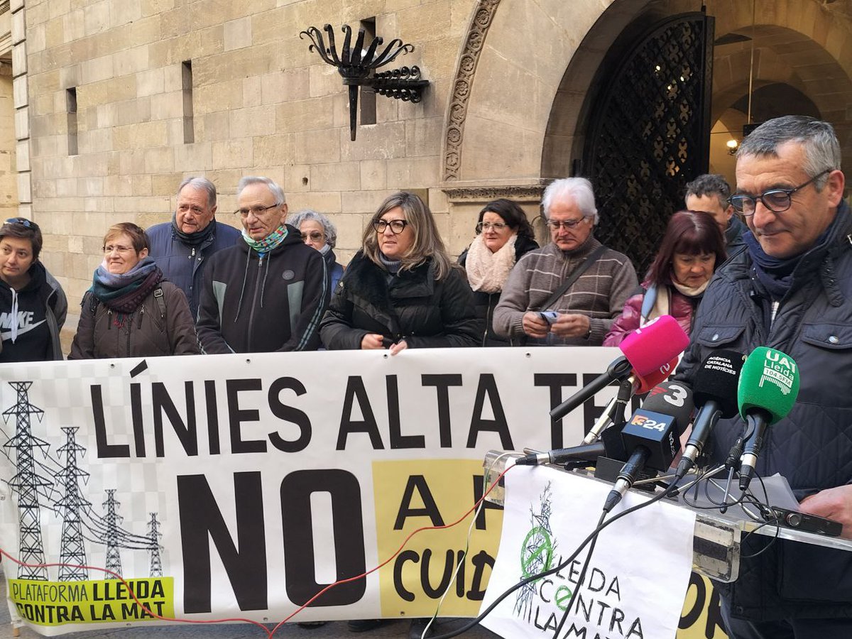 comudelleida tweet media