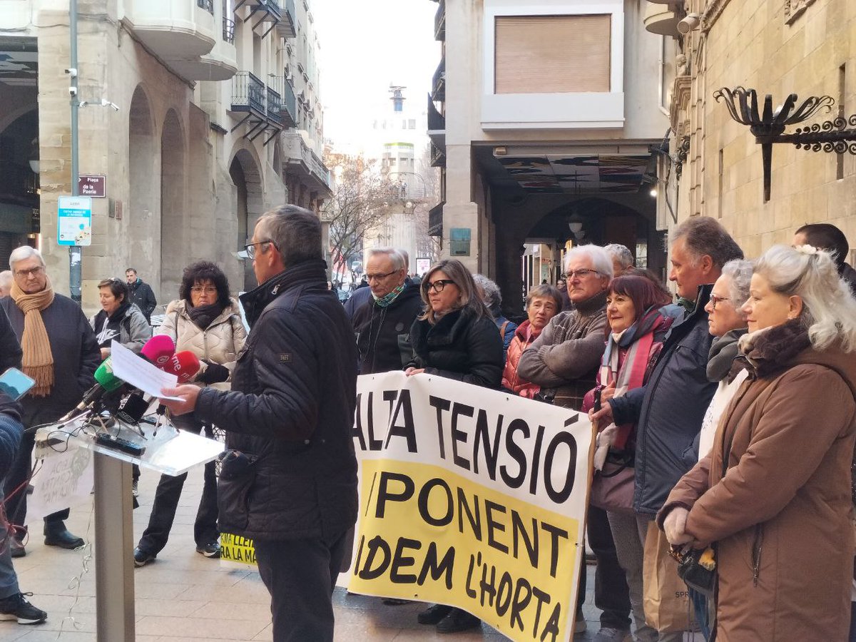 comudelleida tweet media