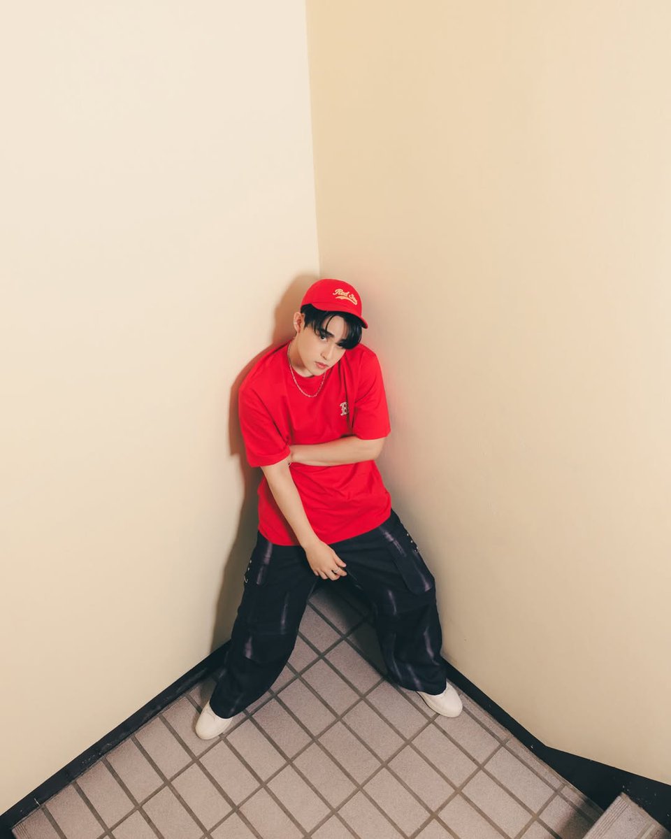 syahniel00's tweet image. HE LOOKS SO GOOD IN RED 🥹🤍
#TINNASIT @BarcodeTin 
#MLBTH #MLBThailand