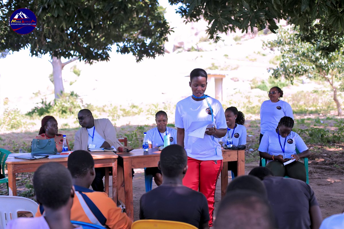 AAFRCH7's tweet photo. Young people must have the opportunity to lead change within their own communities. At Arise Africa, we seek ways to enable at-risk youths put their skills to use and improve them in order to make them better versions of themselves.
#YouthEmpowerment 
#CommunityDevelopment https://t.co/uclhorsav5