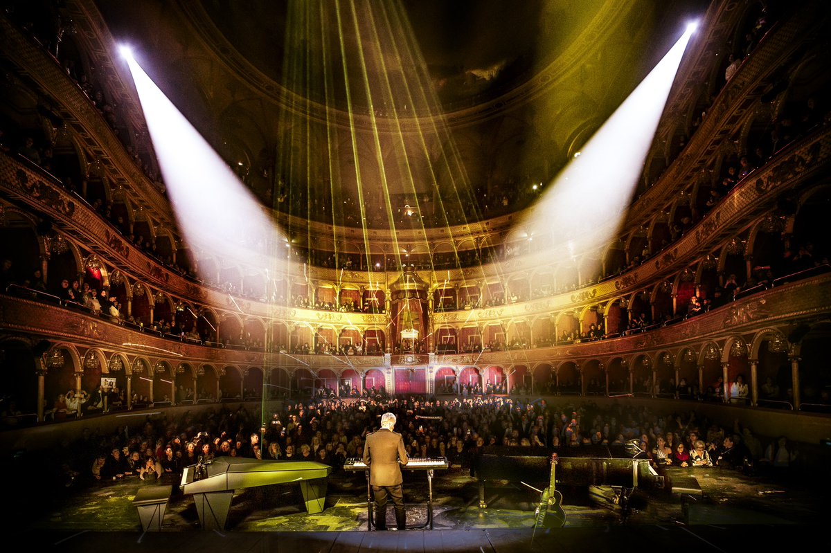 ClaudioBaglioni's tweet image. #pianodivolosolotris è decollato ieri dal Teatro dell’Opera di Roma. 

📷 Angelo Trani
@officialFandP