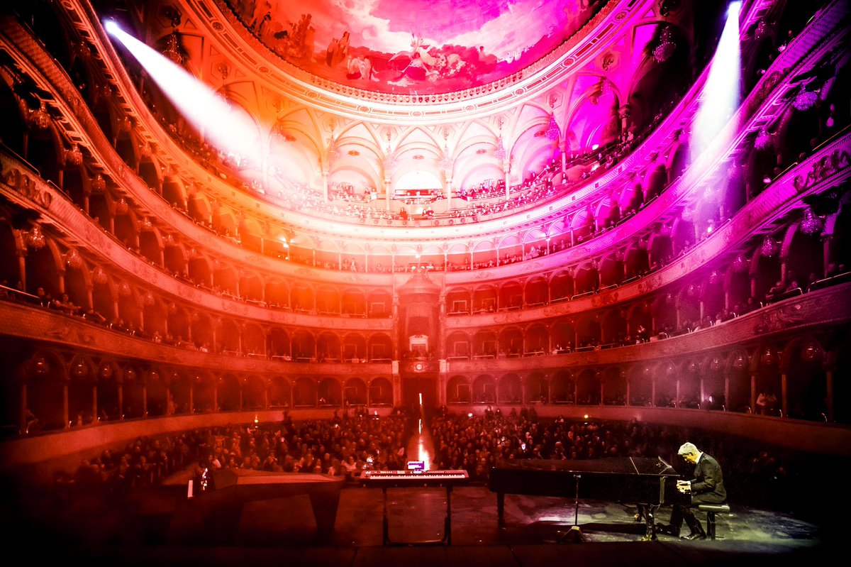 ClaudioBaglioni's tweet image. #pianodivolosolotris è decollato ieri dal Teatro dell’Opera di Roma. 

📷 Angelo Trani
@officialFandP
