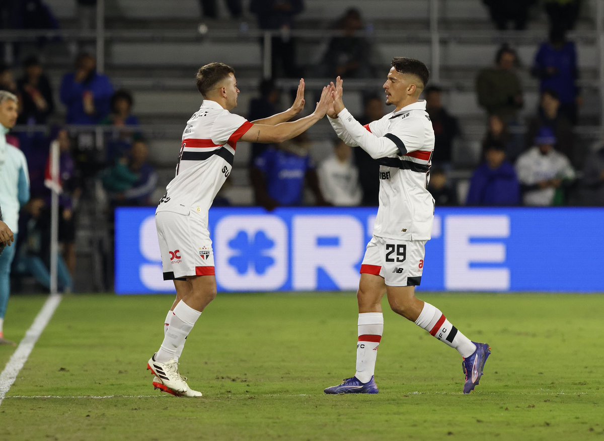 Tenho tanto a agradecer neste momento! Que felicidade!! 2025 promete muito! 🙏🏻🙏🏻
🔴⚪️⚫️ <a href="/SaoPauloFC/">São Paulo FC</a>