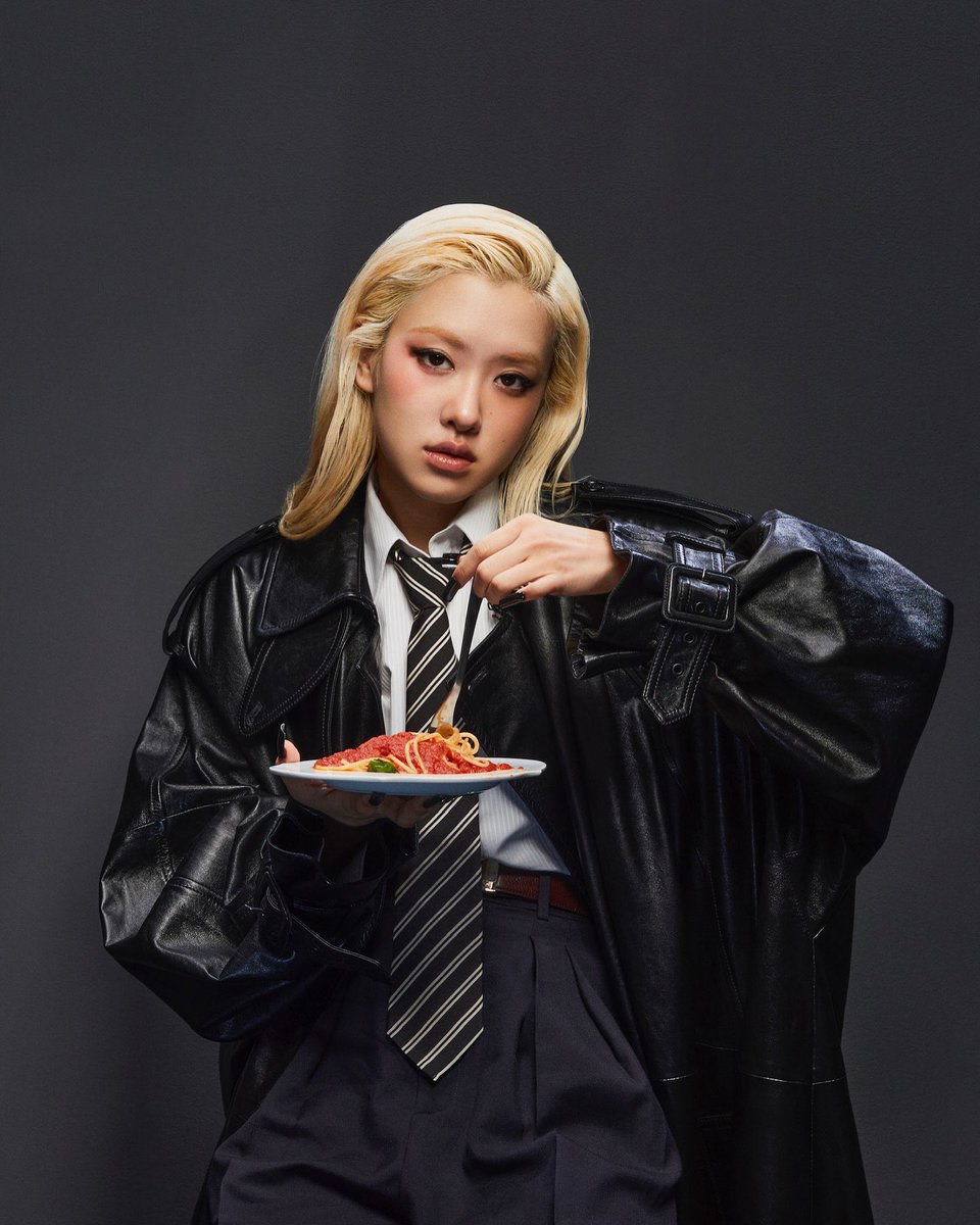 roseannepics's tweet photo. ROSÉ FOR GQ KOREA https://t.co/rcviVys9ZB
