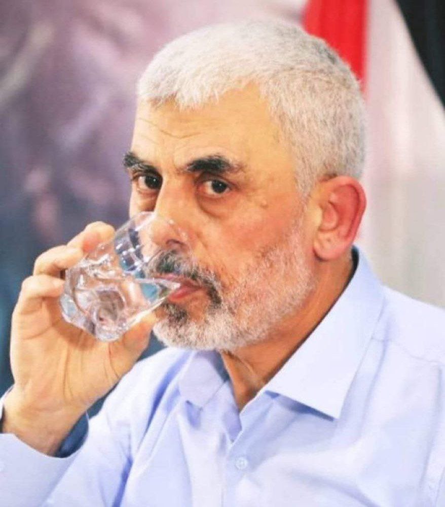 أسهلُ عَلينا مِن شَربةِ الماء 💚.