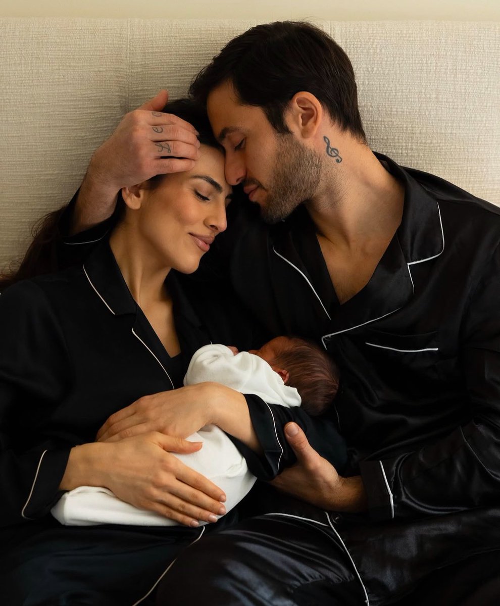 trash_italiano's tweet photo. È nato il figlio di Giulia Salemi e Pierpaolo Pretelli: Kian Salemi Pretelli 🤍 https://t.co/L5CXYy2yzC
