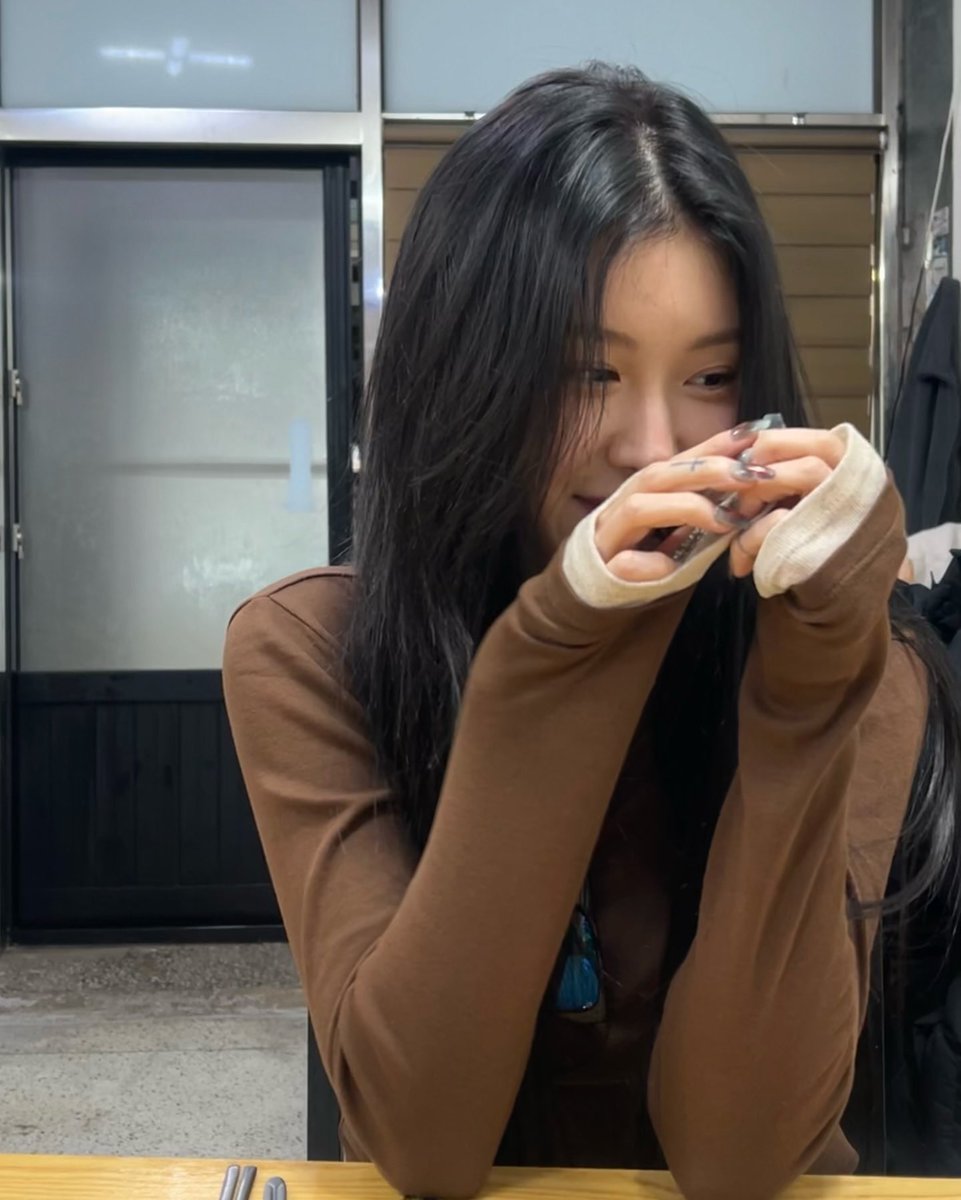 백예린이 말아주는 여친짤 이거 너무 좋다…