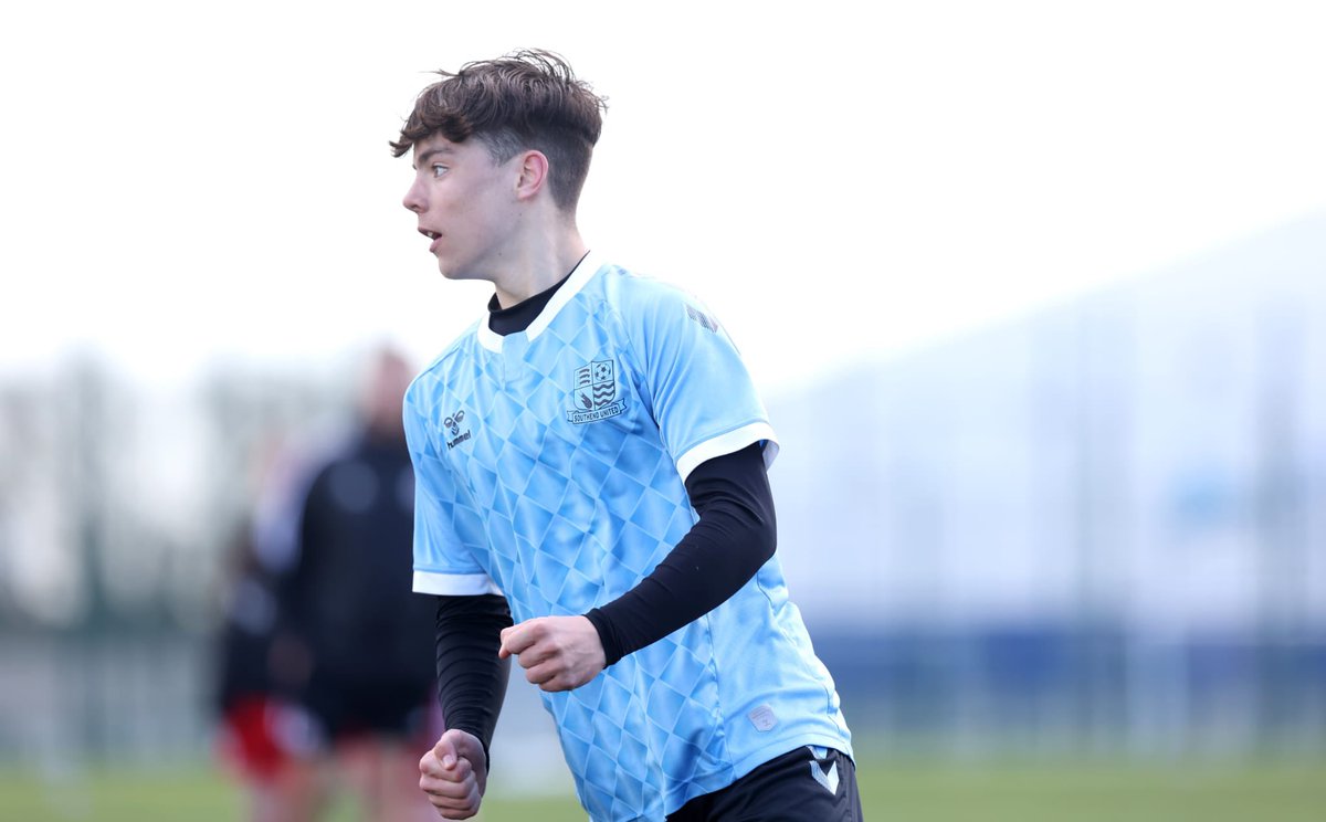 tomblake89's tweet photo. @players__cv Due to current club folding, now looking for a team around step 5/6.

Based in Essex willing to travel. Hardworking 17 year old with good attitude. Attacking midfielder can also play in the 8 and on the wing.
Recent clubs White Ensign/BasUtd R

Pls contact for trial https://t.co/93tT4mClUc