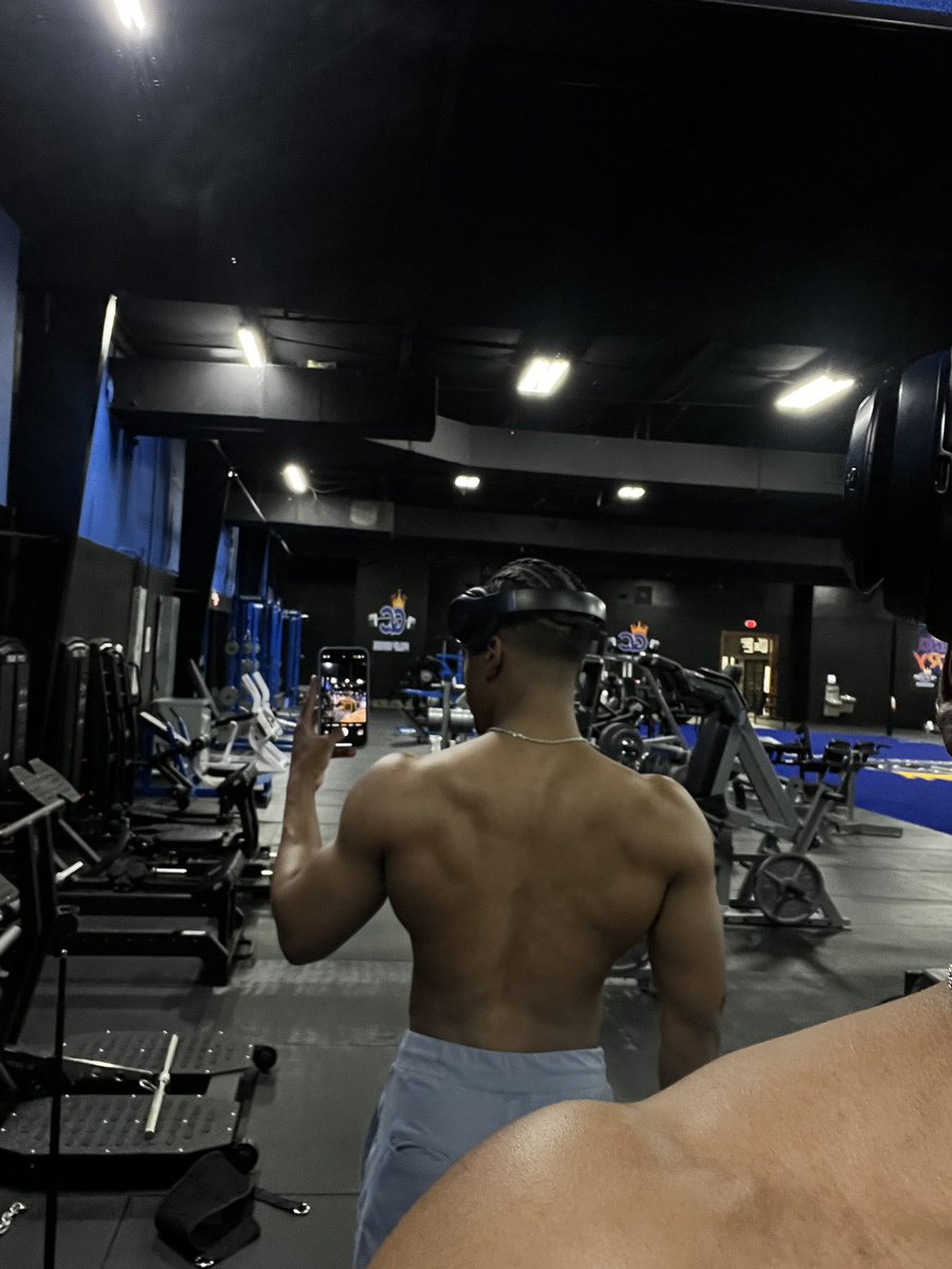 ayoogeno_'s tweet photo. Much needed late night back session last night! https://t.co/NPRCNub60E