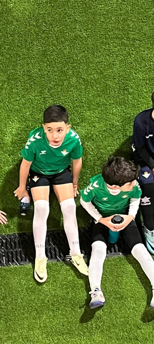 ⚪️⚫️ Nuestros romanos Guillermo y Álvaro del #PrebenjamínA han entrenado con el <a href="/RBetisCantera/">Real Betis Cantera</a> en Sevilla 📍

👏🏼 ¡Enhorabuena, romanos! Esperamos que hayáis disfrutado de esta bonita experiencia