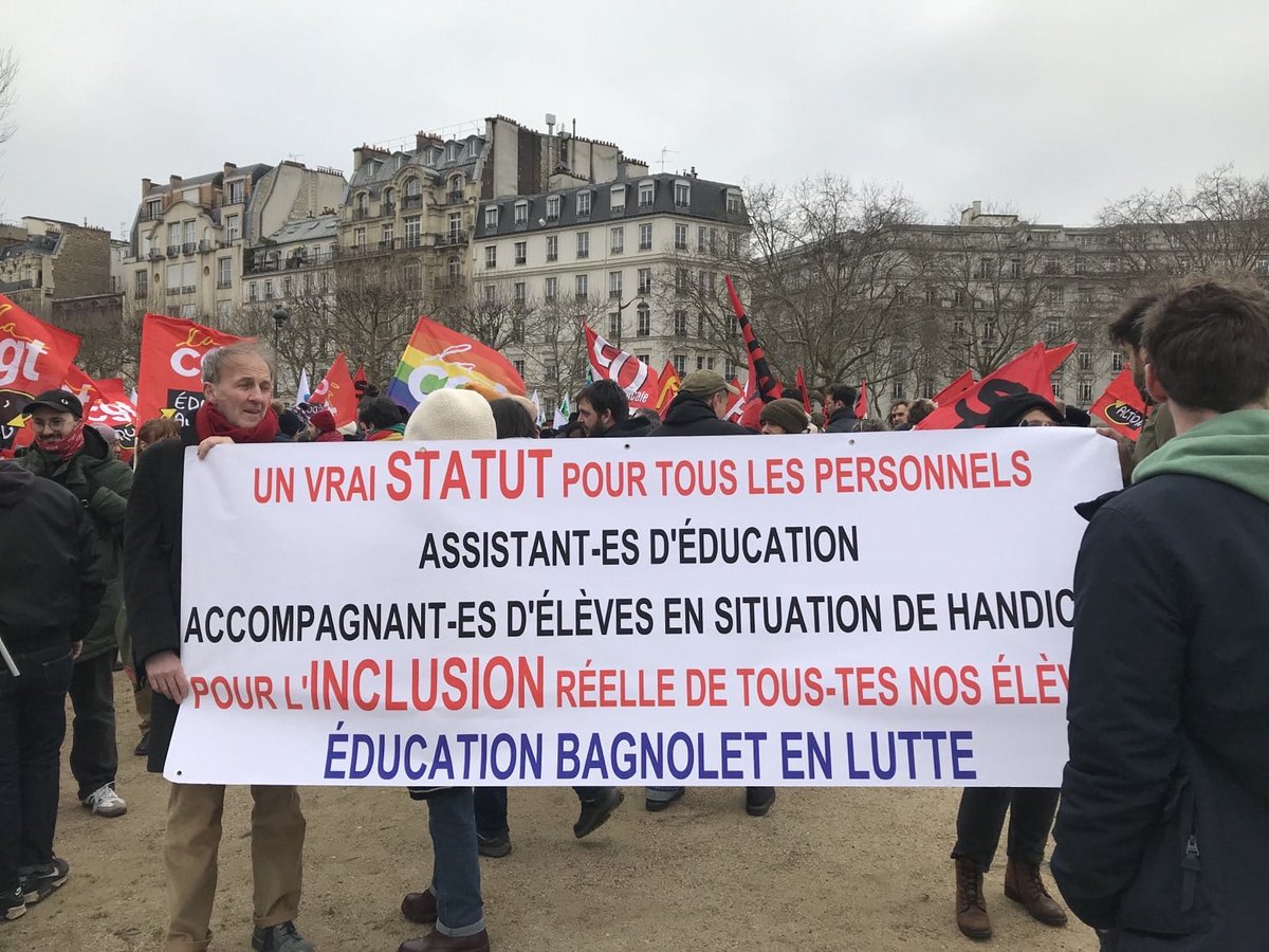 SUDeducation92's tweet photo. 💪 ✊ 16 janvier : grève des AESH et des AED

➡️ Pour un vrai statut ! un vrai salaire !

#grève #16janvier #AESH #AED

https://t.co/NT9D7PYaFe https://t.co/NSToiEA3id