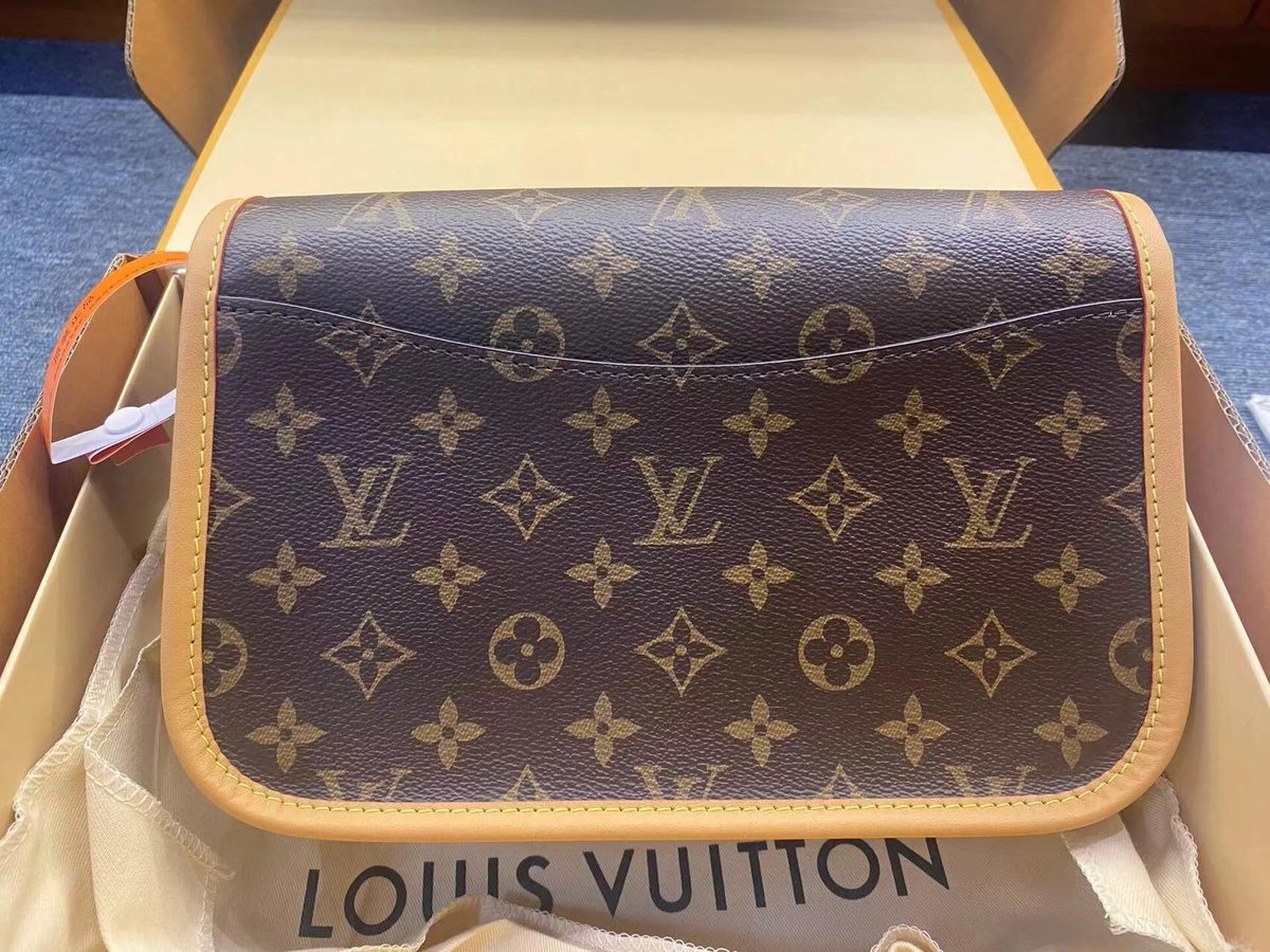 新しいバッグを見つけた瞬間、心が躍った！👜✨