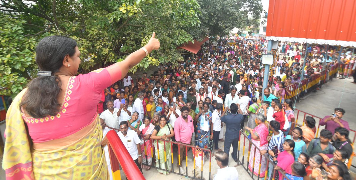 PremallathaDmdk's tweet photo. காணும் பொங்கலை முன்னிட்டு, மக்கள் வெள்ளத்தில் கேப்டன் ஆலயம்!
#CaptainAalayam #captainvijayakanth #Captaintemple #pongalfestival https://t.co/TLjm50RxlV