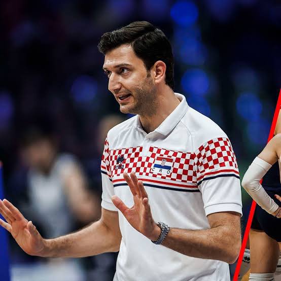 Según la prensa japonésa,el turco Ferhat Akbas,entrenador de Eczacibasi y ex asistente de la selección femenina de Japón, ha sido elegido por la Federación como entrenador del equipo femenino. Si se confirma, será el primer entrenador extranjero en la historia del Japón femenina