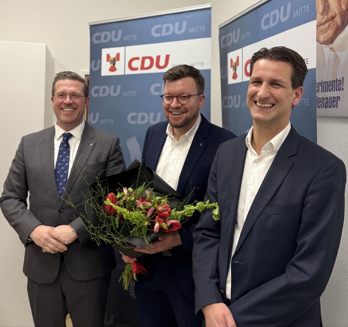 SchaalLucas's tweet photo. Ich bin unglaublich dankbar und stolz, über die Wahl zum neuen Vorsitzenden der CDU Bernauer Straße! 

Die große Zustimmung von 94% ist für mich nicht nur eine große Ehre, sondern auch ein Ansporn, für unseren besonderen Ortsverband im Herzen Berlins alles zu geben.

#WirinMitte https://t.co/HUIZIEniTD