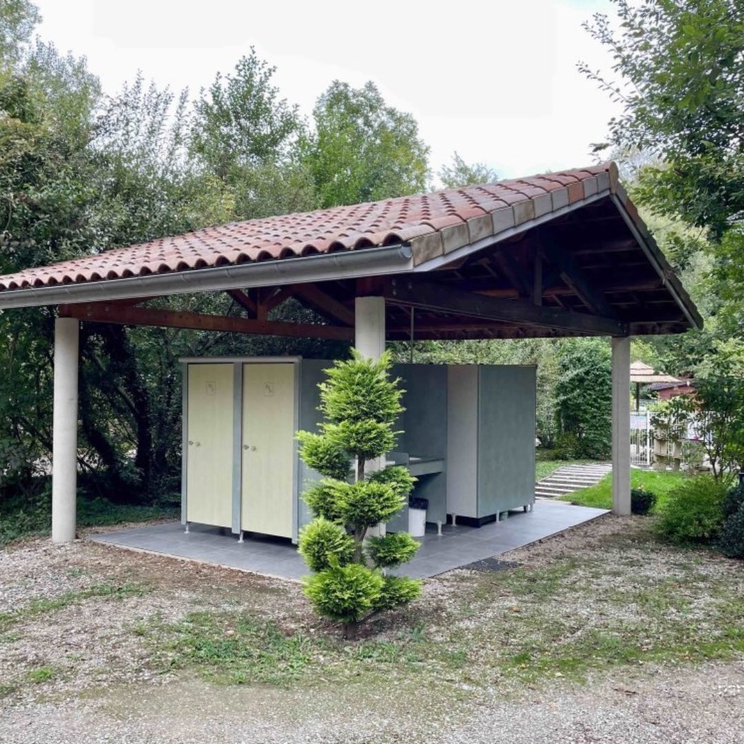 🌿Nouvelle intégration au réseau RVR :l'aire Camping-Car Évasion Park à Chatuzange-le-Goubet (26) rejoint notre réseau!🌿

Avec 10 emplacements, cette aire offre un accueil chaleureux et des services de qualité toute l'année. Profitez d'un séjour vert à Chatuzange-le-Goubet 🏞️