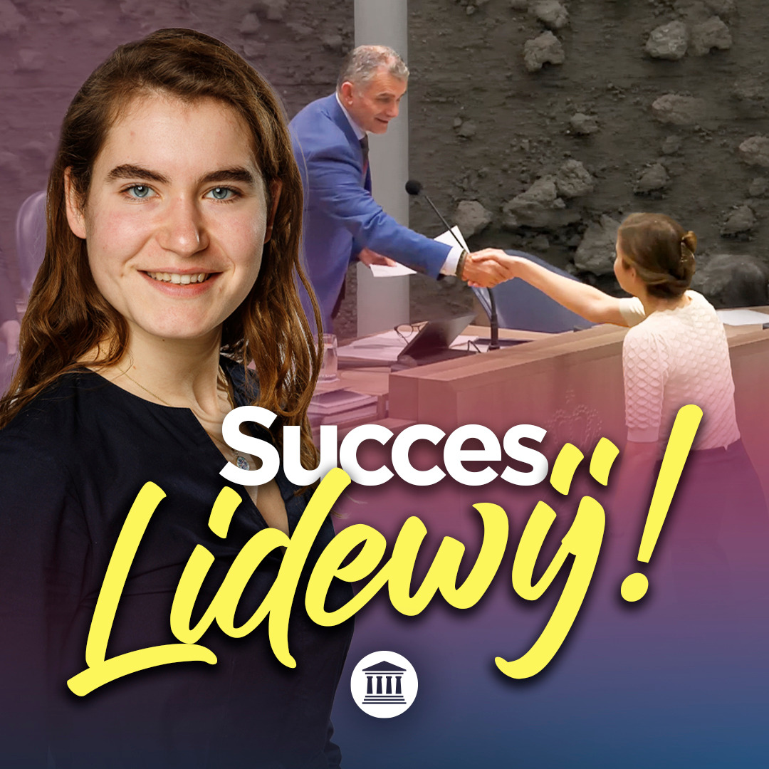 fvdemocratie's tweet photo. Zojuist is @lidewij_devos beëdigd als Tweede Kamerlid. Ze vervangt tijdelijk @thierrybaudet, die met vaderschapsverlof is.

Veel succes Lidewij! #FVD https://t.co/w0RlQ6eLM6