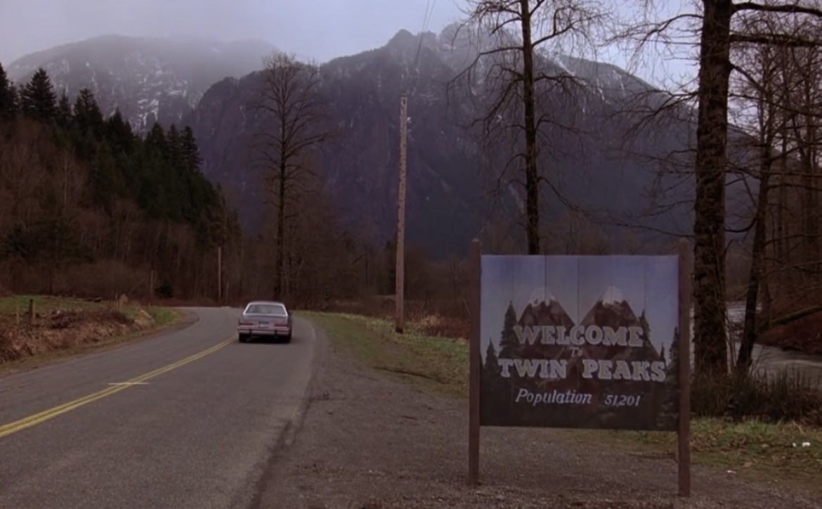 trulymuz's tweet photo. twin peaks (1990) // 1x1
this pilot was so eerie i canât even begin to describe it, watched it last night n iâm not sure what took me so long
Rest In Peace David Lynch https://t.co/cckp9kW3eo