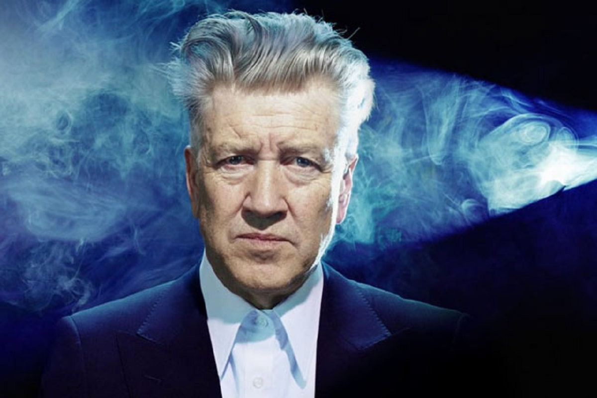 Murió David Lynch a los 78 años. 

El enfisema se llevó al genio, director y artista.   Su cine fue desde lo experimental hasta lo noir, ficción y psicológico.
  
Fue autor de la primera adaptación de Dune. Hizo Twin Peaks, Lost Highway y Terciopelo Azul.   #FocoCinéfilo