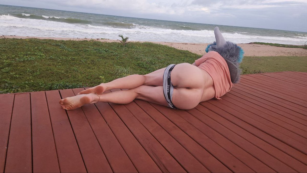 naughty_wolves's tweet photo. Enjoying the view? https://t.co/2pD4TRvgI3