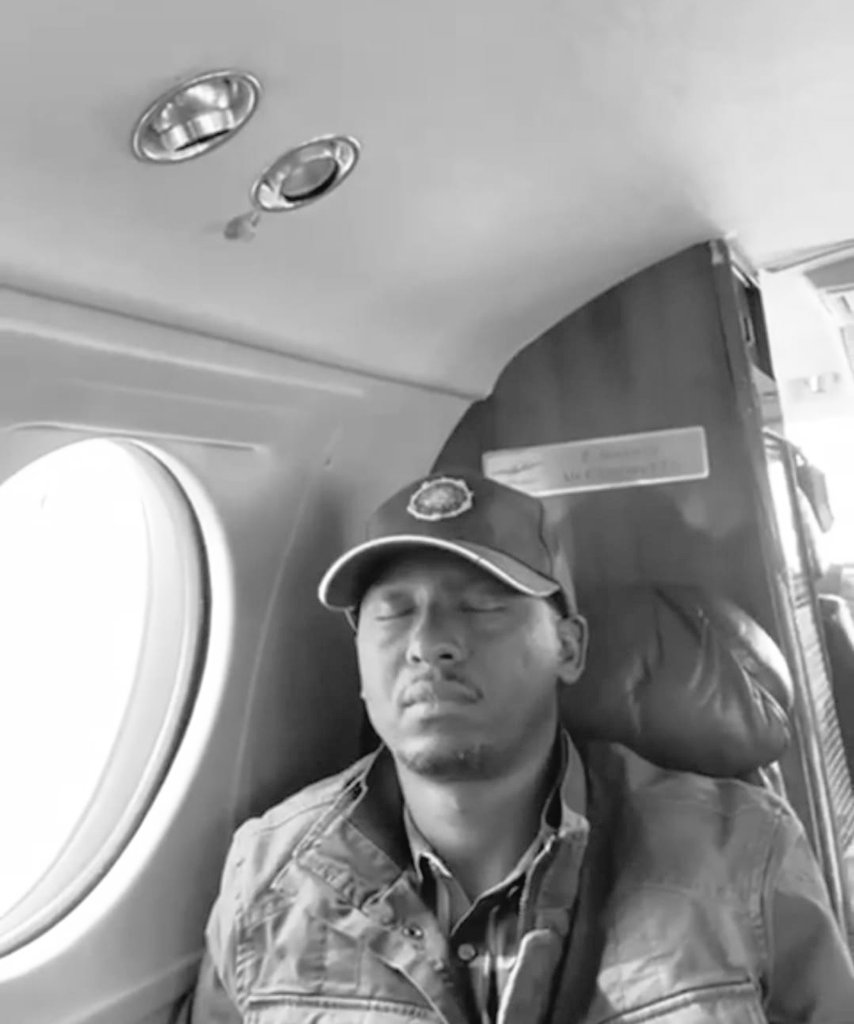 Adamchalwe's tweet photo. Ce 16 janvier 2025 marque aussi le premier anniversaire de la disparition sur le champs d'honneur de notre camarade Élisée Mberabagabo dit Castro. Il a donné sa vie à #Kitchanga dans son combat pour la défense de son idéal de ne jamais trahir le Congo. Mourir pour la Patrie un 16 janvier est un marqueur fort d'un destin hors du commun au service de la République.  Nous te t'oublierons jamais camarade Castro fier martyr de la souveraineté nationale, du vivre-ensemble et de la liberté. 

Seule la lutte libère !

La Patrie ou la Mort !