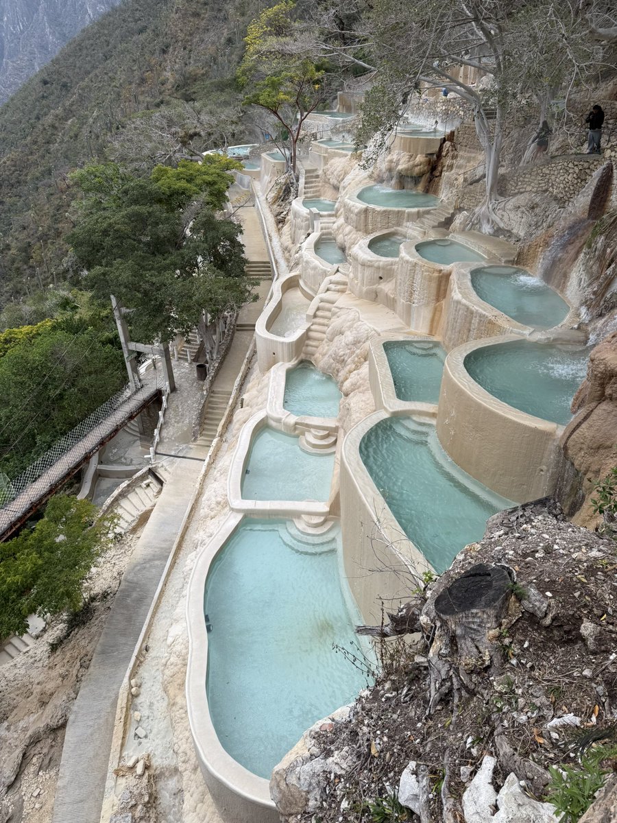 This is Grutas Tolantongo, about 4 hours north of Mexico City 🇲🇽 #traveling