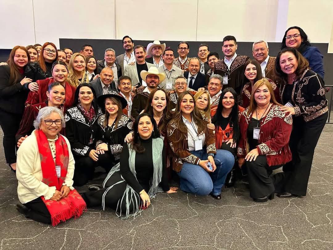 #QueNoSeLePase

President@s Municipales de #Tamaulipas acuden “encuerad@s” a su encuentro con la Presidenta de #México <a href="/Claudiashein/">Claudia Sheinbaum Pardo</a> 🇲🇽