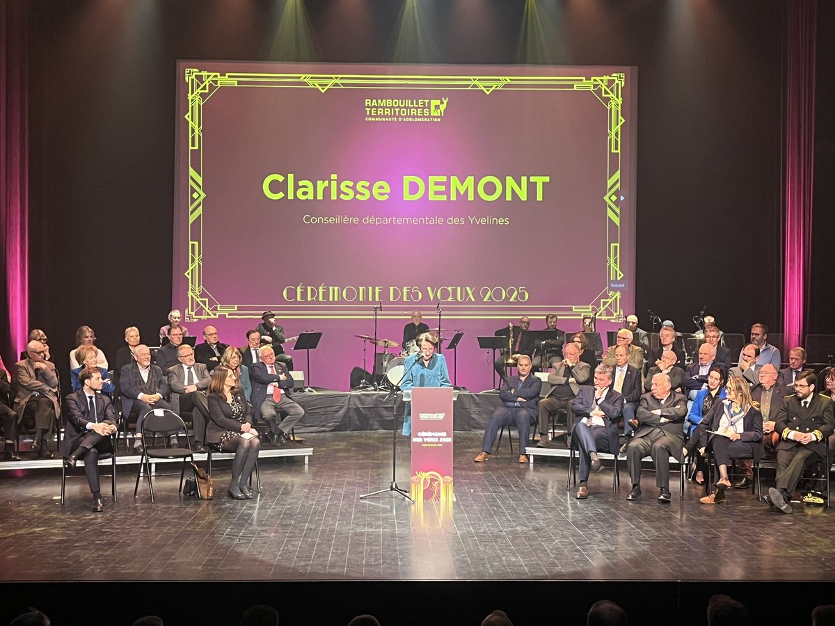 WilliamFockedey's tweet photo. Plaisir de se retrouver ce soir pour la cérémonie de vœux de Rambouillet Territoires. 

L’occasion pour @thomasgourlan, entouré des Maires, de @gerard_larcher et @sophieprimas, de présenter les projets qui contribueront à façonner notre territoire en 2025. https://t.co/8xLE9bUT44