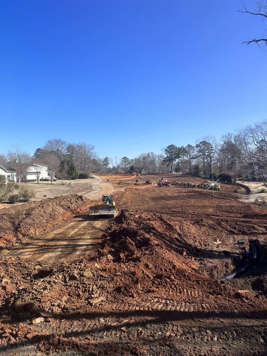 Taking full advantage of this weeks good weather. Things are starting to take shape on hole 12. Exciting times ahead!