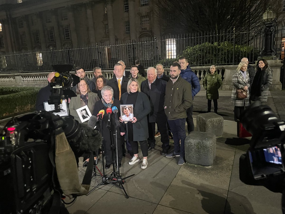 With the family of Sean Brown after a long day on Court. Judgement soon in case where Brit Gov is fighting Court decision to order public inquiry.