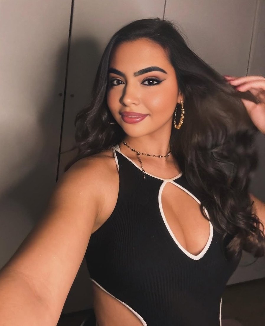 𝑹𝑬𝑰𝑵𝑬 𝑰𝑵€𝑺🌟🥥 tweet media