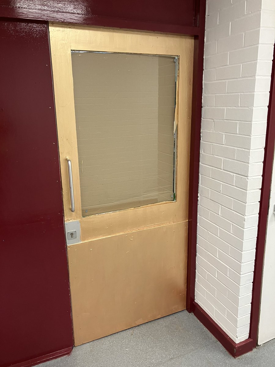 MrMCox13's tweet photo. The @AstreaErnulf Golden ticket box is rammed full ahead of the big unveiling of the ‘Invictus Lounge’. Our brand new Friday reward room hidden behind the golden door. #Gottobeinittowinit https://t.co/VK8JgSSqoO