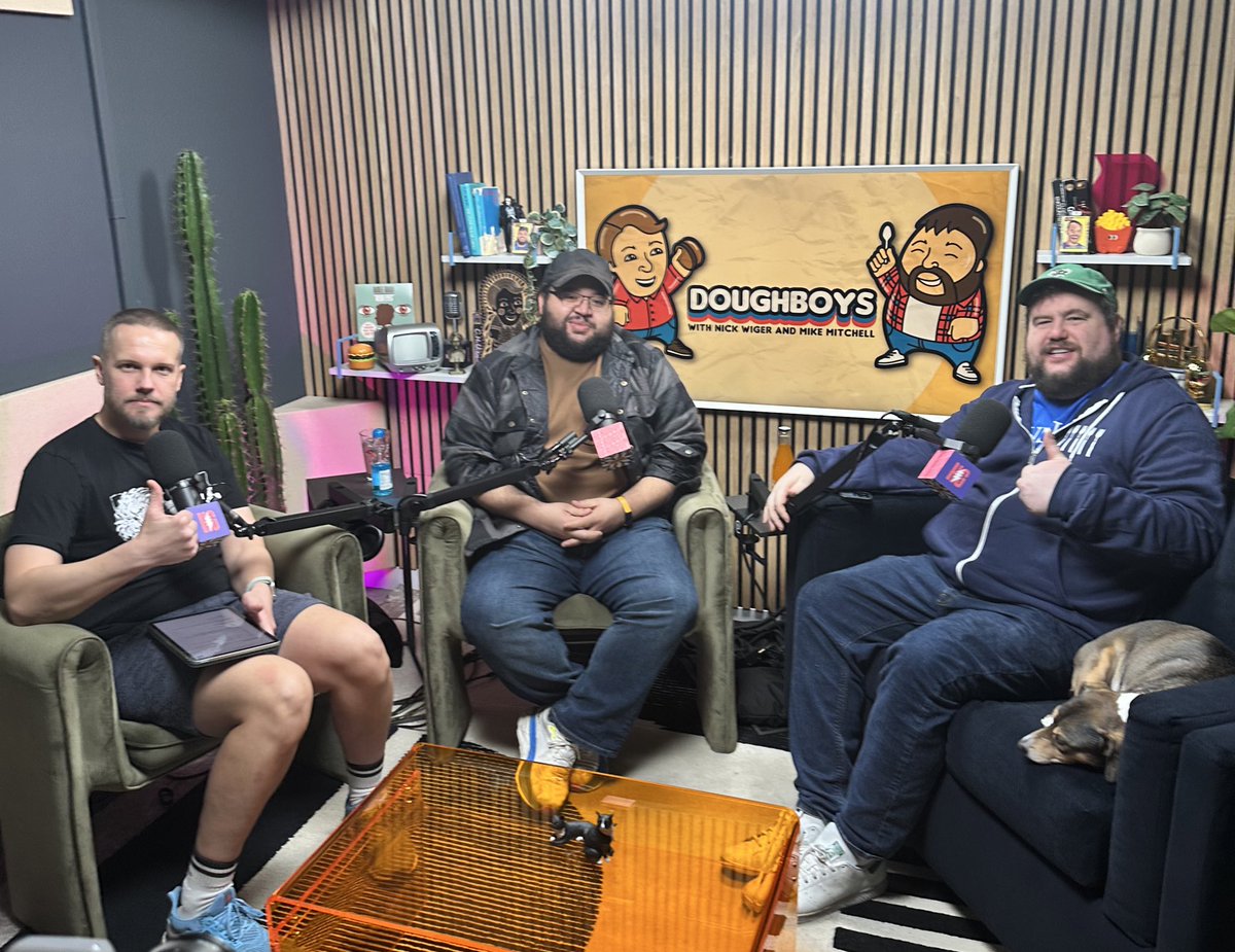 doughboyspod's tweet photo. New Doughboys Thursday! Zach Cherry (@zachcherrygmail, Severance) joins the 'boys to talk the LA wildfires, video games, and new bits of 2025 before a review of Big Mama's &amp; Papa's Pizzeria. Plus, another edition of Jingle All The Whey. 

https://t.co/lrQylQ21CC https://t.co/TEbPrORXBe