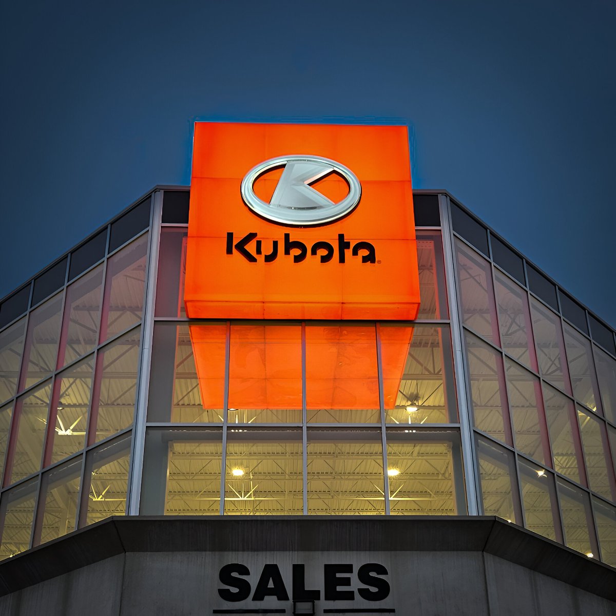 PrideSignsltd's tweet photo. 👀 What do you think of the new Orange Cube signage at Kooy Brothers Kubota dealership? 

We're absolutely thrilled with the final result! A big thank you to our incredible team for making this project a reality. 

@kooybros @kubotacanada https://t.co/VScW2ulUDz
