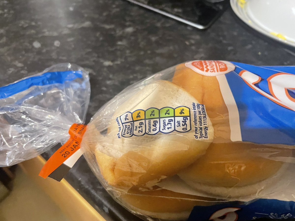 farfallabrown's tweet photo. When @Warburtons can’t even count or have people check for quality? ! https://t.co/TdClgjDryh