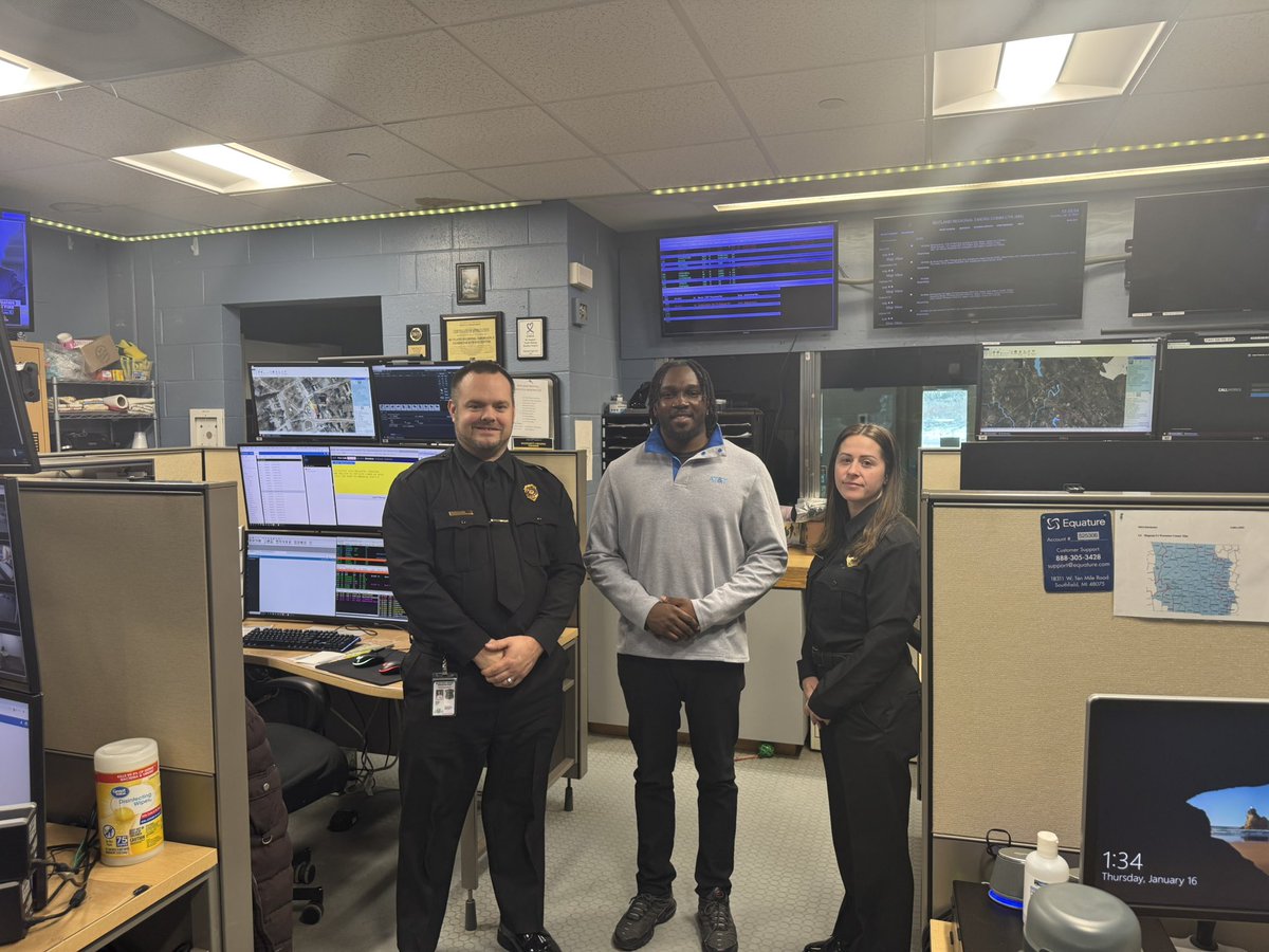 David Adeoso (@dadeosoatt) on Twitter photo An amazing table day with Rutland Public Safety the first of many with the partnership <a href="/EdwinACartagena/">Edwin Cartagena</a> <a href="/DillonTymonNE/">Dillon Tymon</a> <a href="/keroninc/">Keron Incarnato</a> <a href="/firas_smadi/">Firas Smadi</a> #firstnet #bestnetwork #Guarantee An amazing table day with Rutland Public Safety the first of many with the partnership <a href="/EdwinACartagena/">Edwin Cartagena</a> <a href="/DillonTymonNE/">Dillon Tymon</a> <a href="/keroninc/">Keron Incarnato</a> <a href="/firas_smadi/">Firas Smadi</a> #firstnet #bestnetwork #Guarantee