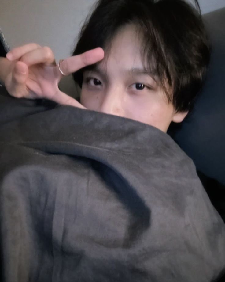 violidico's tweet photo. ⓘ [⟡ JUCATCHUP] good afternoon hunnies, it’s a lazy thursday for me ૮ – ﻌ–ა mushroom soup and binge watching XO, kitty is the only schedule I have today, it’s a cringey show but cute! one more day then the weekend is here finally :D https://t.co/TPKYzAndPX
