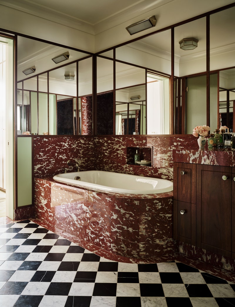 paloma elsesser’s timeless brooklyn home for architectural digest 🛋️

designed by gregory rockwell, inspired by early 20th century milanese designs.