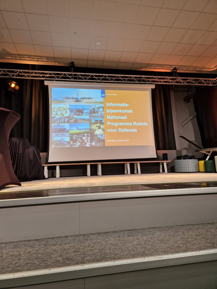 ROODarnhem's tweet photo. Vandaag zijn we bij de informatie bijeenkomst van de defensie in #Rozendaal over hun onderzoek naar een locaties voor explosiefoefeningen in de Veluwezoom https://t.co/zbq9adJaIP
