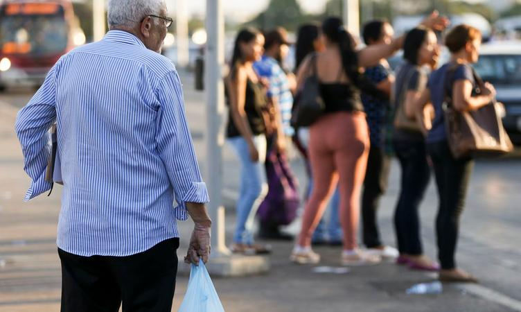 jornalhojeemdia's tweet image. Quase mil pensionistas do Estado poderão ter pagamento do benefício suspenso; entenda

hoje.vc/3ixk-

📷 Marcelo Camargo/Agência Brasil

#minas #economia #provadevida #ipsemg #pensionistas #pagamento #jornalhojeemdia