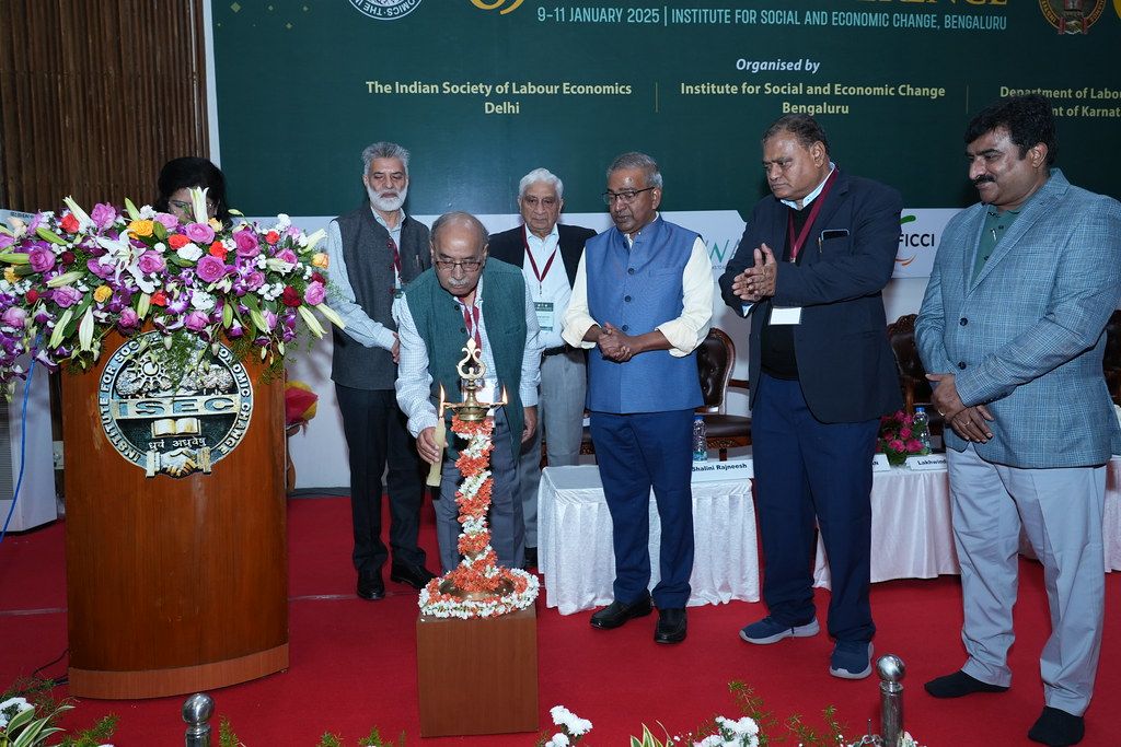 isle_india's tweet photo. Inaugural Session 
The #65thISLEConference began with addresses by Prof. Rajasekhar, Prof. Alakh Sharma, @profdnayyar. A vote of thanks by Dr. Manjunath emphasized collaboration in labour policy. @ISECBengaluru @TweetIHD 

#ISLE2025 #LabourEconomics #EmploymentPolicy https://t.co/x3j5Xzeixv