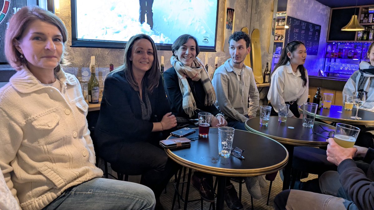 Détente après la première journée du congrès de l'Association Française dEtudes et de Recherche sur l'Obésité (AFERO)