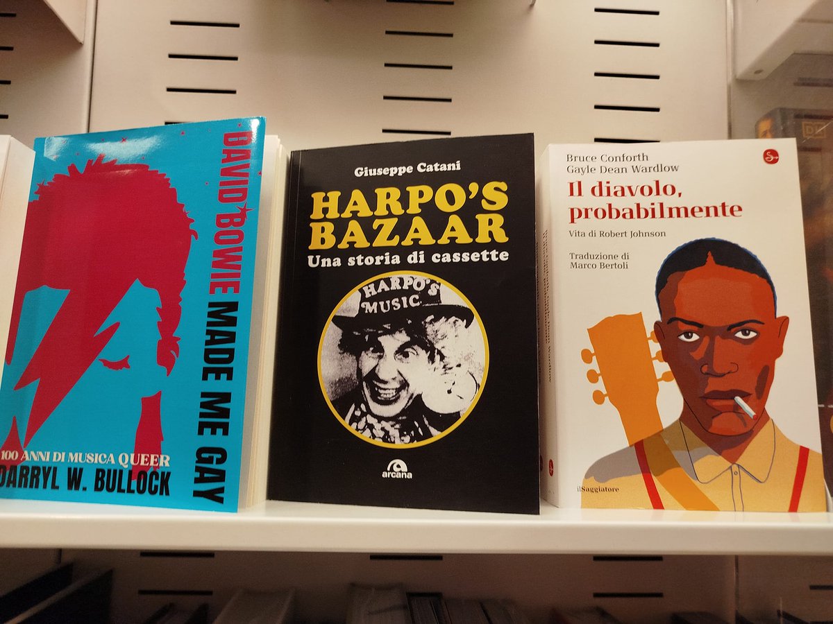 La <a href="/Feltrinelli_/">Feltrinelli Librerie</a> di piazza Ravegnana (#Bologna) ha di nuovo fatto rifornimento. #libri #libro #books #book <a href="/ArcanaEdizioni/">Arcana Edizioni</a>