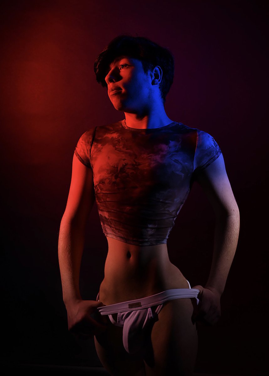 Realyounggermantwink tweet media